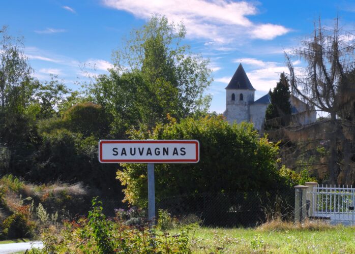 Sauvagnas  - Entrée du Village